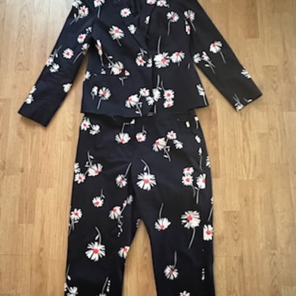 Tommy Hilfiger Womens Suit with Floral Print 12 - Picture 3 of 13